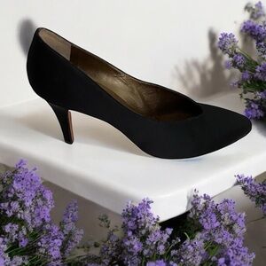 ❄️ 50% off winter YSL Yves Saint Laurent Jackie O vintage  leather heels 7.5 N